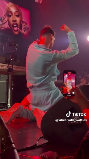 Uncle Waffles' Christmas Present Live Performance