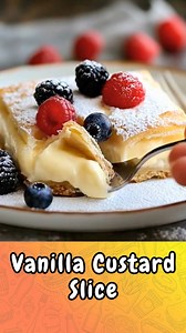 Vanilla Custard Slice: Creamy, Flaky & Utterly Iconic – The Classic Aussie Bakery Favourite! | Cooking Lovers