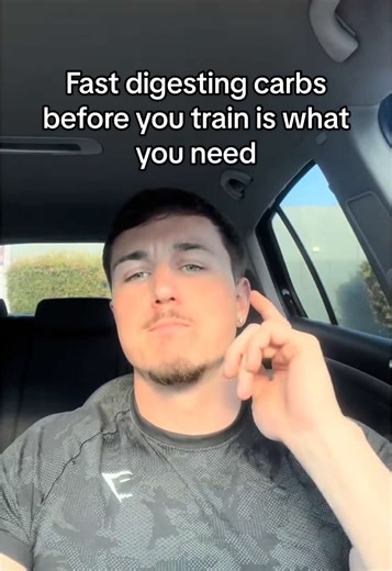 A very quick and easy way to fuel up before a session Benefits of eating before a workout - 1. More energy 2. Better performance 3.Improved focus 4.Better pumps & muscle fullness 5.Faster Recovery Having a pre-workout meal isn’t mandatory, but when it’s done it can noticeably improve how you train and recover 💪🏼 #gym #gymtok #gymmotivation #gymrat #gymlife #gymmotivation🏋️‍♀️ #fuel #workout #workoutmotivation