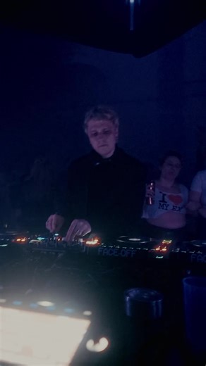 Like ying and yang, blending and complementing each other in sound — @valdagger & @mario___moretti . And the acid element adds the spice that turns it into a proper FACE-OFF on the decks. ✊ 🎥: @cinemark.lt #takeofflithuania #takeoff #vilnius #vilniusnightlife #faceoff