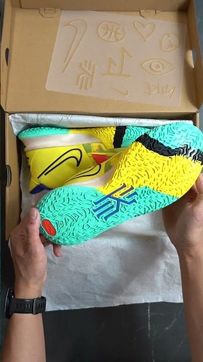 Unboxing - Nike Kyrie 7 ’1 World 1 People’