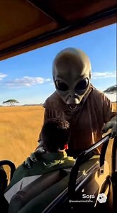 Everyone Thought It Was an Alien… But the Mask Reveal 😲🐕#AlienPrank#MaskReveal#FunnyVideo#Unexpected