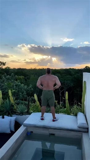 Giant Muscle Bear on Instagram: "The View, but I’d rather see you The Biggest Muscle Bear 📲 Content Creator, Exclusive Content and Get to Know me Better. Link in bio #MuscleBear #GiantMuscleBear #GymMotivation #BeardAndMuscle #ThickFit #BearStrong #MassMonster #BodyPositiveMen #GayFitness #BearNation"