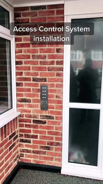 Client was having issues with the door entry system on one of their properties, so we provided the solution. #fyp #security #diy #cctv #tech