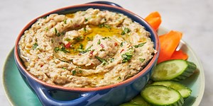 Garlic Lovers Won't Be Able To Get Enough Of Our Baba Ghanoush