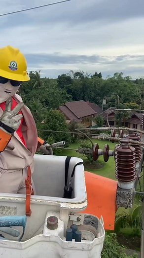 1.3M views · 10K reactions | #shorts #electrical #engineering #reelsinstagram #instagramreels #instagram #fb #electric #short #electronics #tips #reels #virals #transformers #tips #tricks #trick | Electrical And Electronics World | Facebook