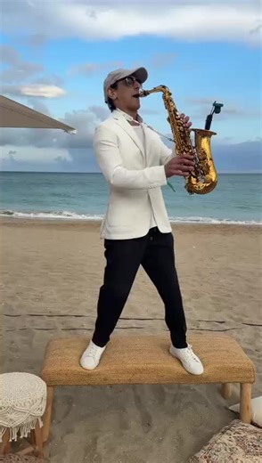 Sunset Beach Party in Calafell, Spain. #Sax #party #musician #event #destinationwedding #indianwedding #2025 #DJ #SaxPlayer #viralvideos #trendingvideo #bollywoodmusic #bollywoodsax #afrobeats #afrodance #afrohouse #spain#calafell #barcelona