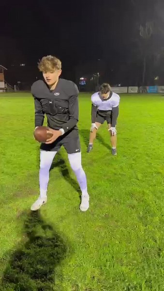 Communication is 🔑 #football #america #americanfootball #nfl #gfl #gflj #communication #germany