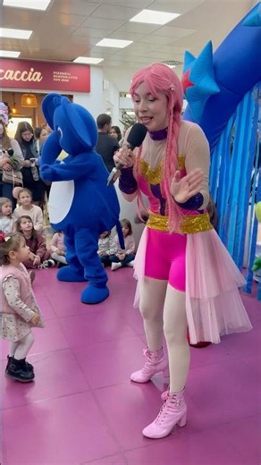 Luli Pampín Lola the Cow # #singandplay #lulipampin