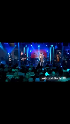 Pascal Obispo et Bénabar unissent leurs voix dans le grand studio RTL pour leur titre « Reste-t-il du bonheur »🎵🎶👌 Une belle complicité ! 💗🤩 @pascalobispo @benabar #pascalobispo #Benabar #restetildubonheur | 100% Fans Obispo