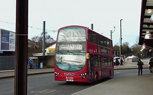 （长达38.2km的伦敦最长公交线路）伦敦X26线巴士前方展望（西克罗伊登巴士总站→希斯罗中心公交站）