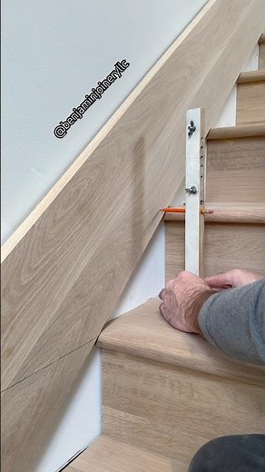 Cutting white oak skirt board. #wood #stairscase #stair #woodworking #howtomakesmartstaircase#tools