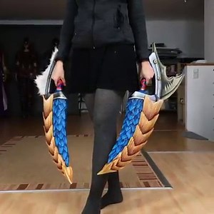 456K views · 4.6K reactions | My Zinogre dual blades are DONE! So happy how they turned out! Their light effects look like exactly how I had them in mind while I‘ve build them. They are completely out of EVA foam and are super light welterweight! LED stuff is all from Adafruit Industries. Really hope to finish the full making of video tomorrow! :) Monster Hunter | Kamui Cosplay | Facebook