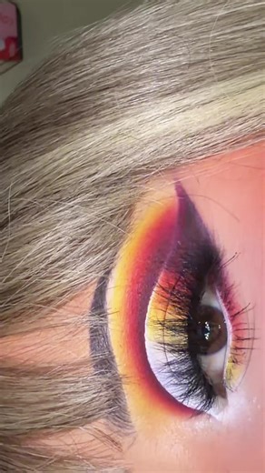 Sunset Vibes 🌅 @Sammyslashes11 (DC:Aidet) Lash Style Princess 👑 #makeup#eyeshadow##maquillaje##eyeshadowinspo