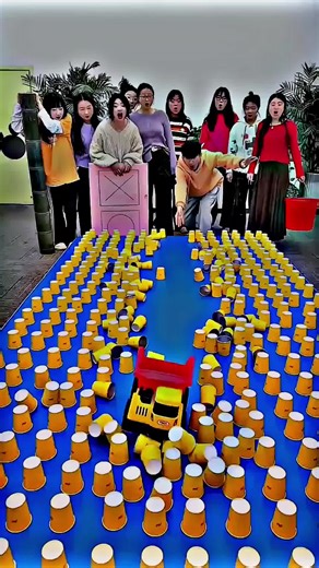 is khel mein Jo jitne cup Ghar aaega usko utane paise milenge. 😱😲 #recap #movie_ #anime_ #short_ #hollywoodmovie