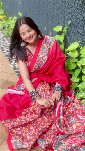 Tanisha Islam Dances to Saree by Fenzy