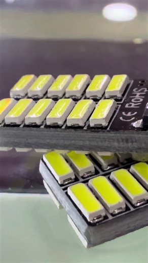 Bombillos T10 LED de alta eficiencia, compatibles con carros, motos y camiones. Ideales para todo tipo de uso: posición, interior, placa y más. 350 lúmenes por bombillo, buen rendimiento y bajo consumo. #SuperLED #BombillosT10 #LucesLED #IluminaciónVehicular #LEDAltaEficiencia #AccesoriosAutomotrices #Carros #Motos #Camiones