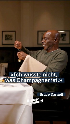 Die Pierre M. Krause Seite on Instagram: "Habt ihr auch noch ein paar Service-Fails auf Lager? 🤣 Die ganze Folge KRAUSE KOMMT mit Bruce Darnell und Pierre M. Krause könnt ihr in der ARD Mediathek streamen! ▶🎬 Link in unseren Story Highlights! ☝ #vomswr #swr #swrfernsehen #ardmediathek #kurzstrecke #krausekommt #pierremkrause #südwesten #brucedarnell #champagner #service #gastro #fails"