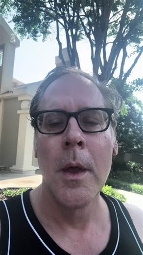 Sassy Diva Brings Comedy and Charm