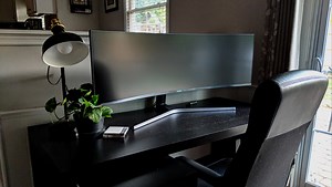 Fstoppers Reviews the Massive 49-inch Curved Samsung Monitor That Is Built for Creatives