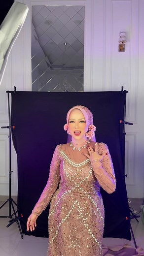 mun la ekabinih pas bedenih tayyeh kanak 🤭 make up and gown by @Winda_mua_madura #makeuptutorial #muavirall #madurapride #pamekasanmadura