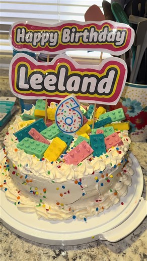 Slowly getting better at making cakes 🤗♥️ #lego #legocake #baking #cake I love how the edible legos came out!!