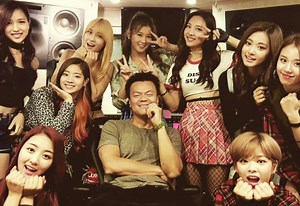 J.Y.Park(パク・ジニョン)の経歴まとめ！２PM・TWICEを育てた世界的音楽プロデューサー！｜エンタメ　ニッポン