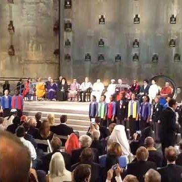 Interreligious Prayer Service with Pope Francis: Choir Sings "Let There Be Peace on Earth"