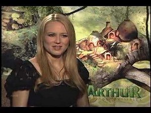 JEWEL REVEALS THE 'ALASKA' OF MEN IN TREES