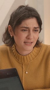 🌱 Inès réalise que son appartement mal isolé lui coûte cher. Avec l'aide des experts FNAIM, elle choisit la rénovation énergétique efficace. Découvrez comment économiser et agir pour la planète ! | FNAIM - Fédération Nationale de l'Immobilier