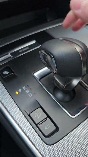 🚗 Mazda CX-90 & CX-70: A Tiny Gear Lever! 🤏
