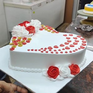 1M views · 22K reactions | Love Shape Cake Anniversary Cake Design | Beautiful Anniversary Cake Design | Sunil Cake Master | Facebook