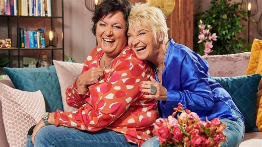 „Wohnzimmer-Comedy“ aus Stuttgart: Komikerin Petra Binder wieder im SWR-Fernsehen – doch wie geht es ihr?