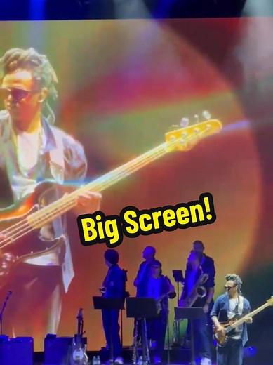 Bass Solo on Big Screen in Madrid: GK RB2001 Full Stack Live