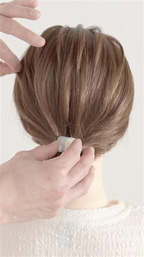 [Medium Hair Updo] Simple Low Bun Tutorial #shorts