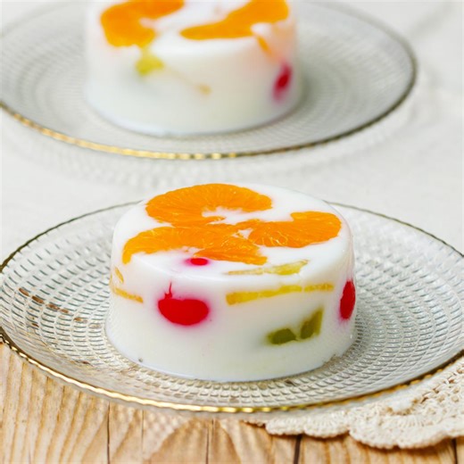 40K views · 271 reactions | ぷるぷるフルーツ牛乳寒天〜ココットで可愛く♪〜 / Fruit Milk Agar Jelly レシピはこちら！https://www.buzzfeed.com/jp/amiakasaka/fruit-milk-agar-jelly 作ったらコメント欄に写真を投稿してくださいね！✨ | Tasty Japan | Facebook