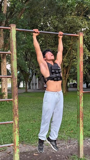 412 reactions · 27 comments | Weighted pull ups #calisthenics #workout #pullups | Raffy Vargas | Facebook
