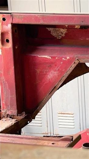 Cutting up the 1970 Bronco. Rust repair and bigger wheel wells #bronco #fyp #automobile #fordbronco