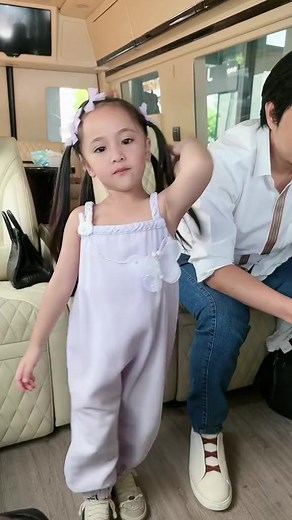 837K views · 10K reactions | #หลงไม่ไหว#ซาเนียน้อย #บ้าน3ซอ #pananchita | Pananchita ยืน1เรื่องหุ่นสวย | Facebook