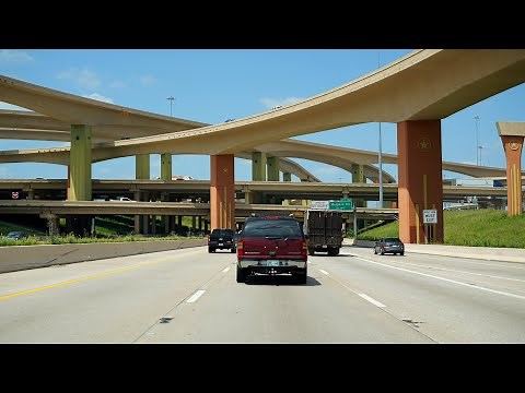 Driving Through The "High Five" Interchange in Dallas, Texas