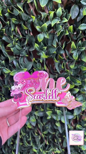 💖✨ Shake it up in style! ✨💖 This pink & gold shaker topper is pure sparkle magic — perfect for birthdays, celebrations, or just adding a little glam to any cake! 🎂🌟 Custom colours available to match your party theme — because every cake deserves that extra wow factor! 🎉 #CakeTopper #ShakerTopper #PinkAndGold #PartyDecor #DaleyCreationsByKass #CustomCakeTopper #CakeInspo #HandmadeWithLove | Daley Creations By Kass