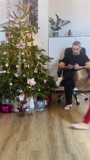 Funny Couple Moments That Brighten Family Time