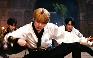 Stray Kids Thunderous MV