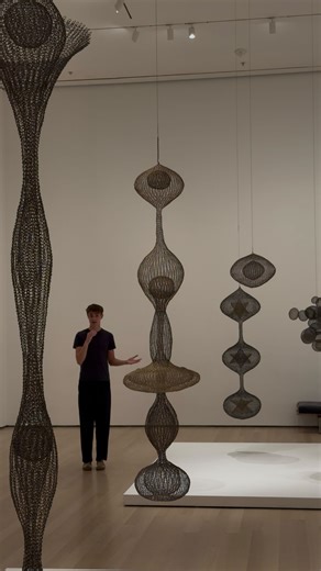 Ben Neiley on Instagram: "Ruth Asawa (b. 1926) is one of art history’s most fascinating and enduring figures, and her looped-wire works were a transformative revelation in sculpture. Born in California to a family of Japanese immigrants, Asawa was interested in art from an early age. During World War II, Asawa and her family were incarcerated in Japanese internment camps. While detained, Asawa learned to draw - Disney animators who were also interned gave Asawa lessons. It was her first exposure