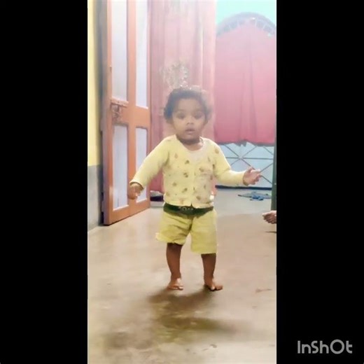 Tiny steps today, big adventures tomorrow 💛👣#LittleStepsBigSmiles #BabyFirstSteps #TinyWalker #baby