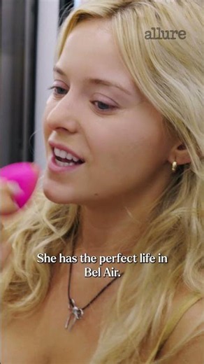 Come behind the scenes for a full day on the set of "Elle" with Lexi Minetree 👱‍♀️💖