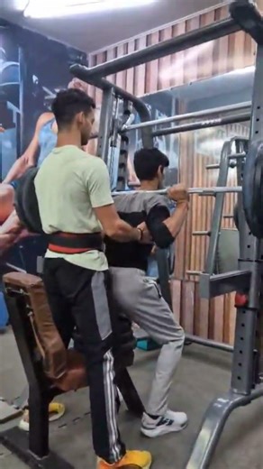 Half Squats 👽 ☠️ #contentstrategy #trackwork #fypシ #squats #likeme #trendingshorts #workout