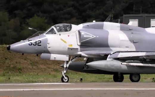 「鹰隼试翼」A-4天鹰起飞纪录