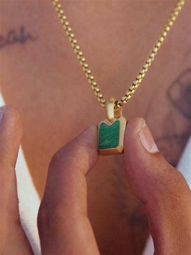 Discover the RTZN square jade pendant necklace for men, featuring a hand-selected african green jade stone that embodies calm, peace, and serenity. This versatile piece combines timeless elegance with modern sophistication.Crafted with authentic AAA-grade jade and surgical-grade (316L) stainless steel with real 18K gold plating. Elevating the ordinary to the extraordinary. A perfect addition to any jewelry collection or as a thoughtful gift. Chain Details : 2.5mm Stainless steel box chain with 2