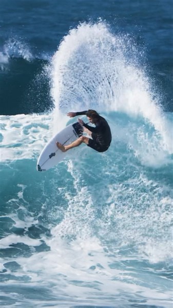 7.6K views · 52 reactions | @liamobr_ making the best of #Pipeline laydays Will the #2024 season kick off tomorrow? Credits @surfingaus @owenmilnemedia #SurfingAustralia #SharingTheStoke #HighPerformance #HPP #BestSurfers #BestPeople | Surfing Australia | Facebook